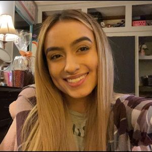 Meet your Posher, Carla